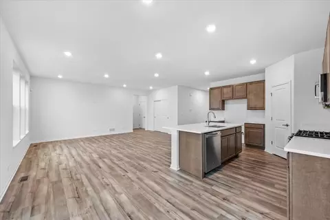 99 Hedgerow Dr, Elgin, IL 60124 photo 8