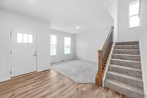 99 Hedgerow Dr, Elgin, IL 60124 photo 14