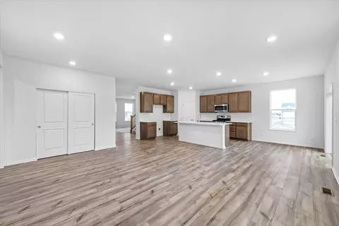 99 Hedgerow Dr, Elgin, IL 60124 photo 6