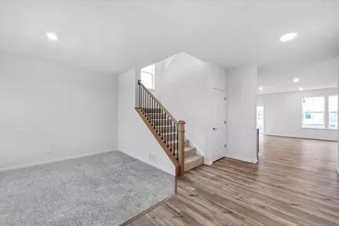99 Hedgerow Dr, Elgin, IL 60124 photo 15