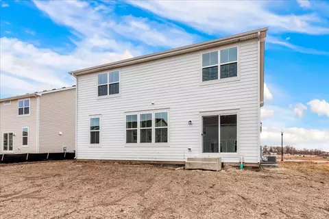 99 Hedgerow Dr, Elgin, IL 60124 photo 2