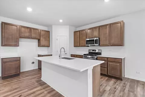 99 Hedgerow Dr, Elgin, IL 60124 photo 9