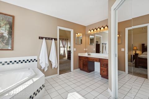 2071 Tunbridge Trl, Algonquin, IL 60102 photo 38