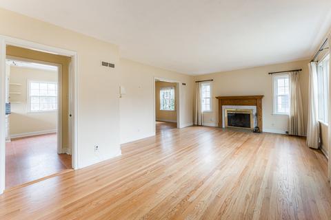 560 Normal Rd, Dekalb, IL 60115 photo 3