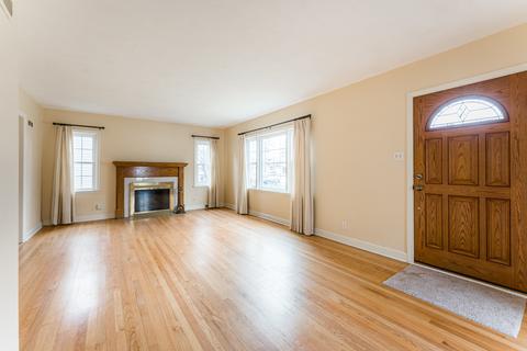 560 Normal Rd, Dekalb, IL 60115 photo 4