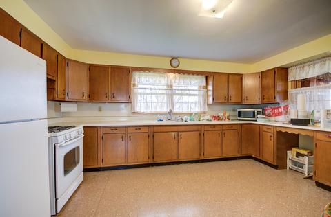 385 N Higgins Rd, Morris, IL 60450 photo 5