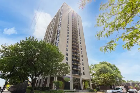 2605 S Indiana Ave #803, Chicago, IL 60616