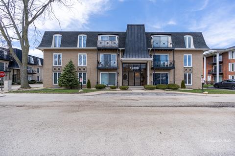 10308 Circle Dr #302, Oak Lawn, IL 60453