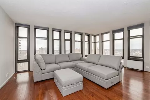 6700 S South Shore Dr #11F, Chicago, IL 60649