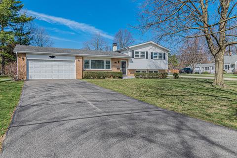 640 Bryant Ave, Barrington, IL 60010