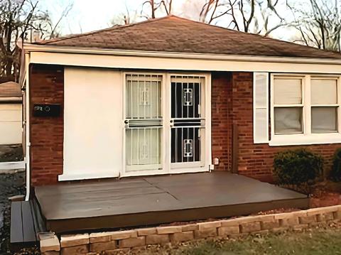526 E 93rd St, Chicago, IL 60619 photo 2