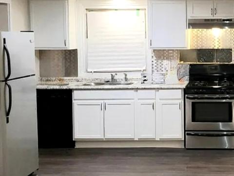 526 E 93rd St, Chicago, IL 60619 photo 3