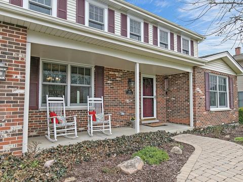 385 Pinoak Dr, Bartlett, IL 60103 photo 2