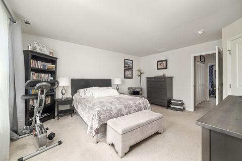 41 Nicholas Dr E, Des Plaines, IL 60016 photo 17