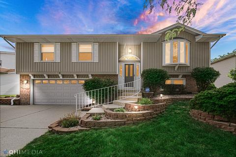 880 Deerpath Ln, Hoffman Estates, IL 60169 photo 1