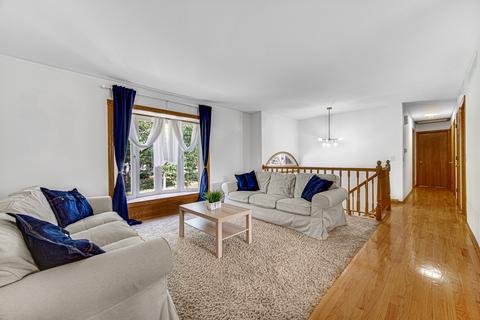 880 Deerpath Ln, Hoffman Estates, IL 60169 photo 5