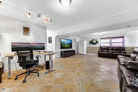880 Deerpath Ln, Hoffman Estates, IL 60169 photo 17