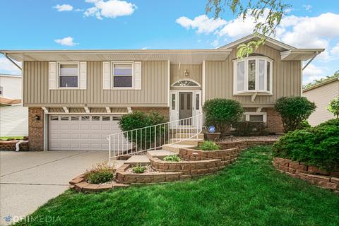 880 Deerpath Ln, Hoffman Estates, IL 60169 photo 2