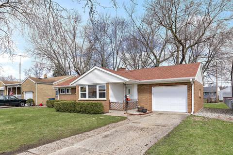 771 W Brookmont Blvd, Bradley, IL 60915