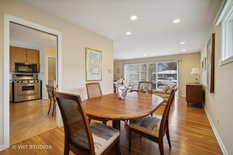 207 Michael Mnr, Glenview, IL 60025 photo 5