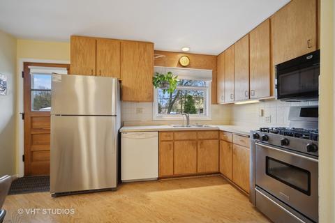 207 Michael Mnr, Glenview, IL 60025 photo 4