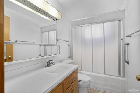 524 Adams St, Elgin, IL 60123 photo 6