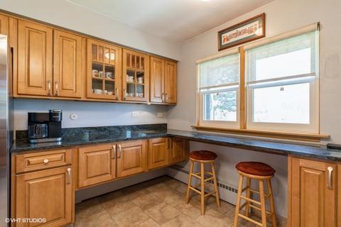234 Cambridge Rd, Des Plaines, IL 60016 photo 5