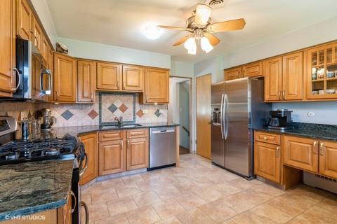 234 Cambridge Rd, Des Plaines, IL 60016 photo 4