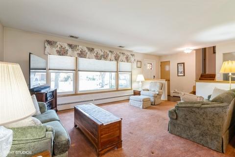 234 Cambridge Rd, Des Plaines, IL 60016 photo 2
