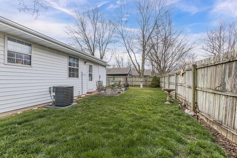 701 Castleton Dr, Champaign, IL 61821 photo 6
