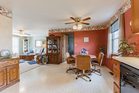701 Castleton Dr, Champaign, IL 61821 photo 24