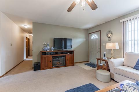 701 Castleton Dr, Champaign, IL 61821 photo 10
