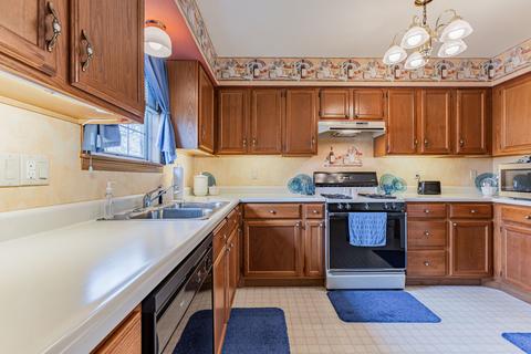 701 Castleton Dr, Champaign, IL 61821 photo 23