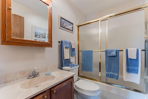 701 Castleton Dr, Champaign, IL 61821 photo 18