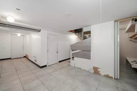 273 S Warrington Rd, Des Plaines, IL 60016 photo 22