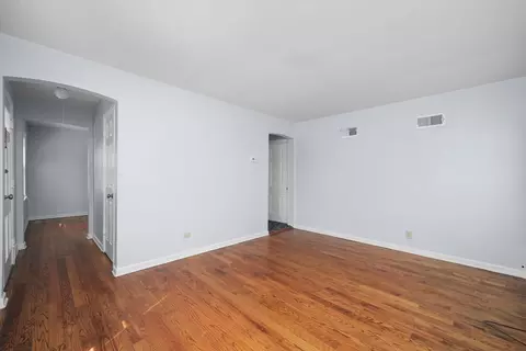 273 S Warrington Rd, Des Plaines, IL 60016 photo 4