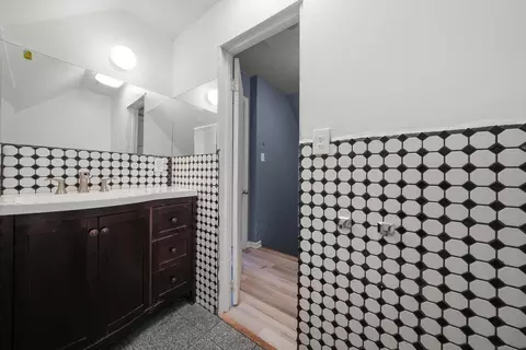 273 S Warrington Rd, Des Plaines, IL 60016 photo 20