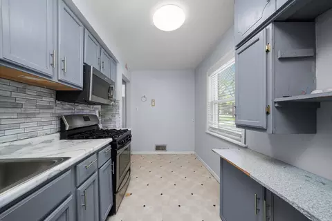 273 S Warrington Rd, Des Plaines, IL 60016 photo 26
