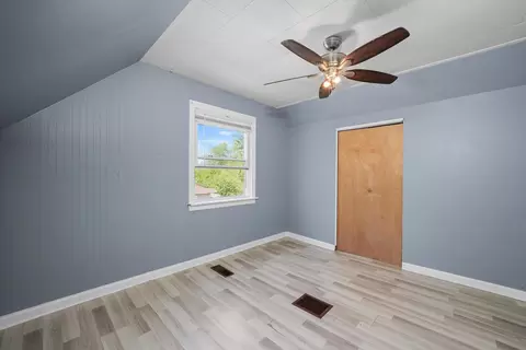 273 S Warrington Rd, Des Plaines, IL 60016 photo 16