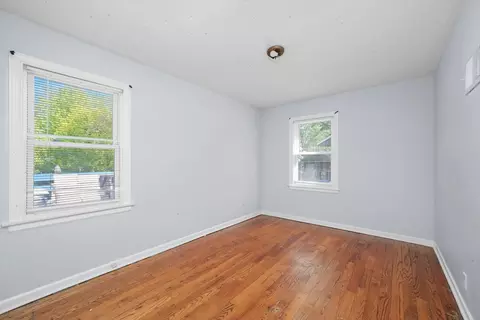 273 S Warrington Rd, Des Plaines, IL 60016 photo 6