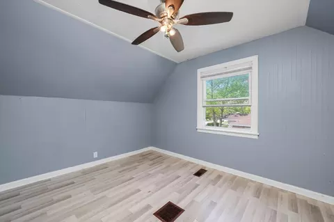 273 S Warrington Rd, Des Plaines, IL 60016 photo 15