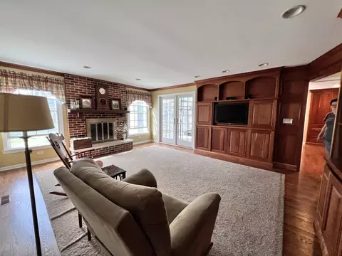 2 S050 Apache Dr, Wheaton, IL 60189 photo 6