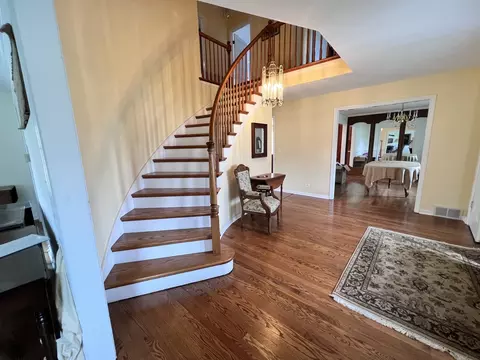 2 S050 Apache Dr, Wheaton, IL 60189 photo 2