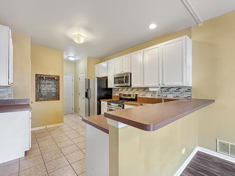 1782 Kelberg Ave, Hoffman Estates, IL 60192 photo 9