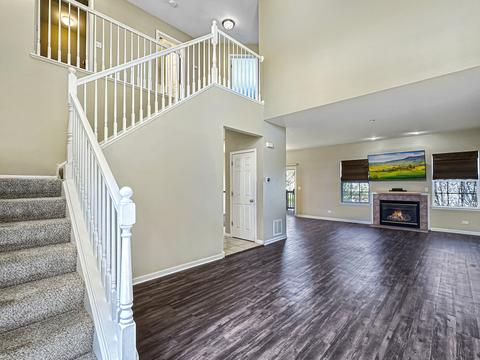 1782 Kelberg Ave, Hoffman Estates, IL 60192 photo 3
