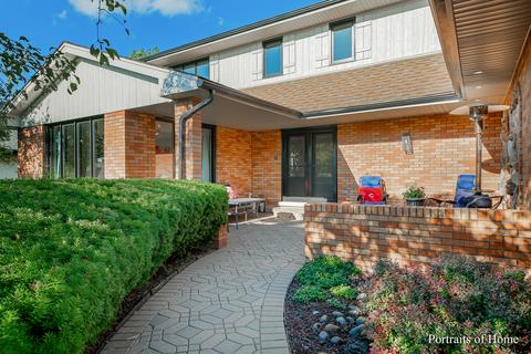 6521 Rodgers Dr, Willowbrook, IL 60527 photo 2