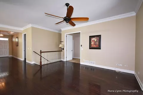 3881 Valhalla Dr, Elgin, IL 60124 photo 11