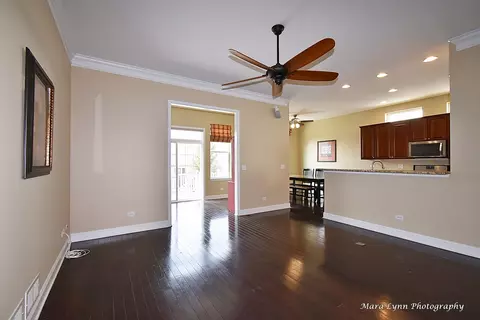 3881 Valhalla Dr, Elgin, IL 60124 photo 9