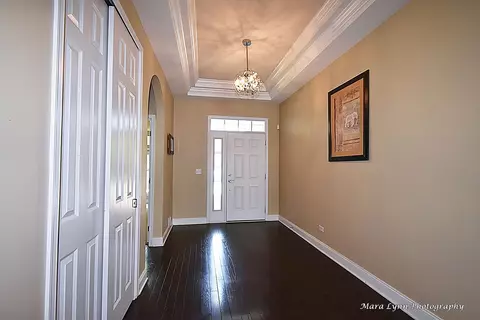 3881 Valhalla Dr, Elgin, IL 60124 photo 3