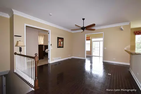 3881 Valhalla Dr, Elgin, IL 60124 photo 5